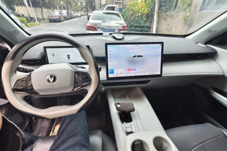 Used CHANGAN UNI-Z New Energy 2024 Blue Whale Smart Electric iDD 125km Excellence Model Center Console