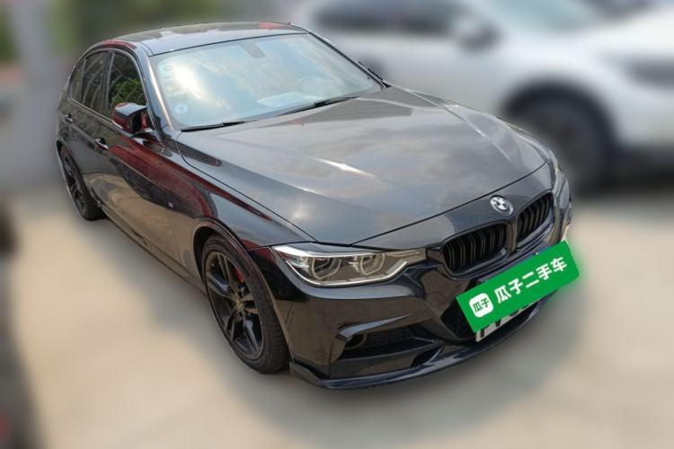 Used BMW 3 Series 2018 320i M Sport Package Front Right 45 Deg