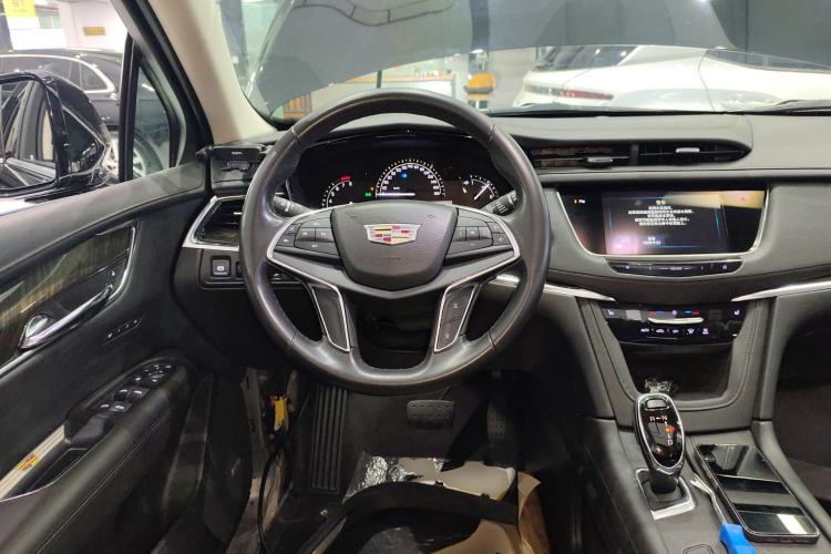 Used Cadillac XT5 2016 25T Luxury Model
