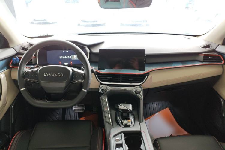 Used Lynk & Co 06 2020 1.5T YAO Halo Center Console