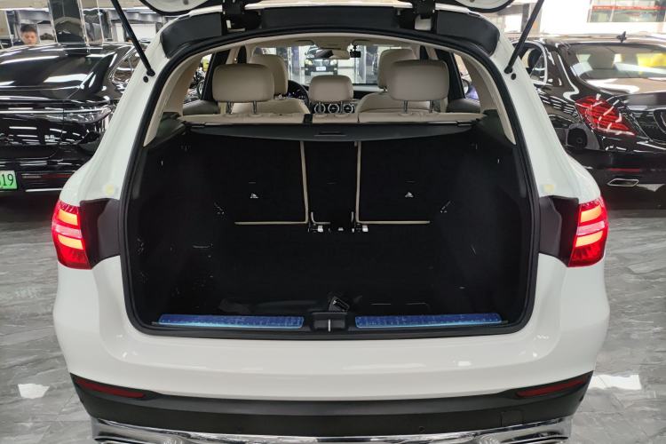 Used Mercedes-Benz GLC 2016 GLC 260 4MATIC Luxury Model Trunk