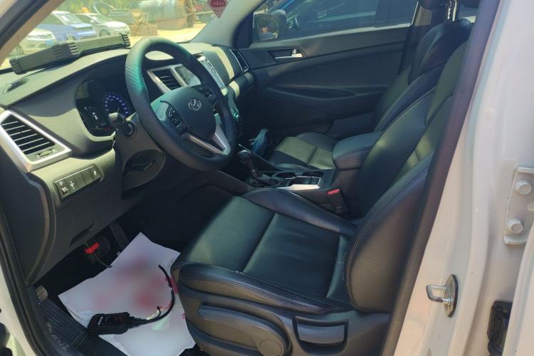 Used Hyundai Tucson 2015 1.6T Dual-Clutch Two-Wheel-Drive Smart Model Left Front Seat