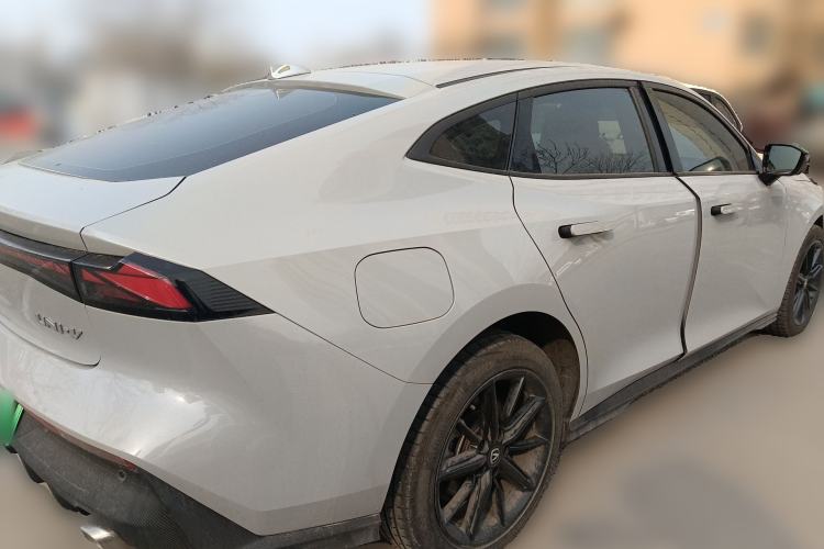 Used CHANGAN UNI-V iDD 2023 ZhiDian iDD 1.5T 113km Smart & Fun Version