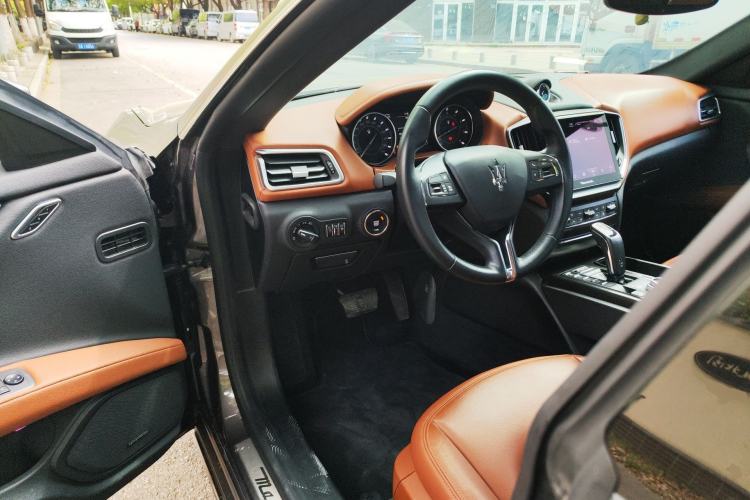 Used Maserati Ghibli 2022 2.0T GT Sharp Edition Driver Seat