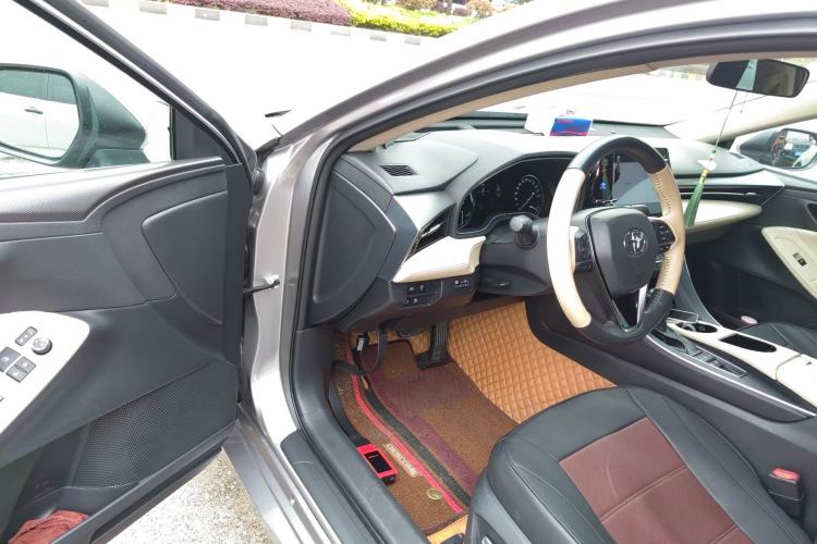 Used Toyota Avalon 2019 Dual-Engine 2.5L Luxury Edition China VI Standard
