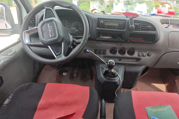 Used JMC Transit 2017 2.8T Commercial Version Short Wheelbase Mid-Roof 6/7/8-Seater JX493 Center Console