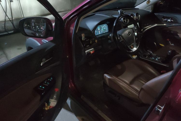 Used BYD Tang New Energy 2015 2.0T Four-Wheel-Drive Flagship Model