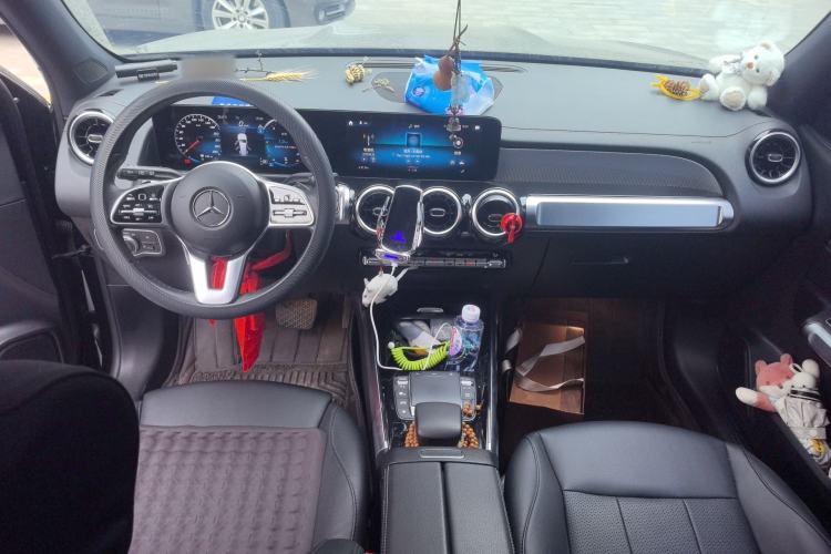 Used Mercedes-Benz GLB 2023 GLB 200 Fashion Model Center Console