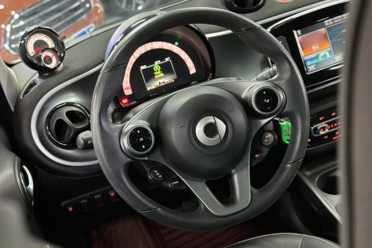 Used smart forfour 2018 0.9T 66 kW Pioneer Edition
