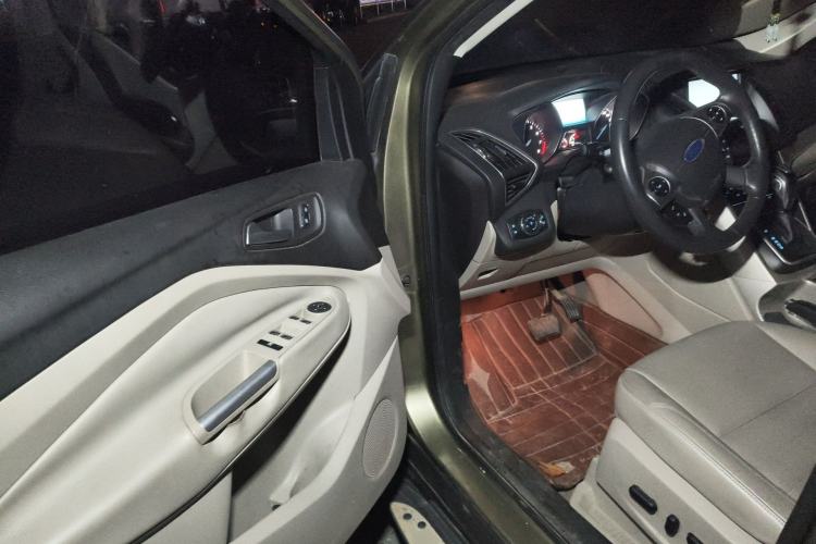 Used Ford Kuga 2013 2.0L GTDi Four-Wheel-Drive Elite Model Driver Seat