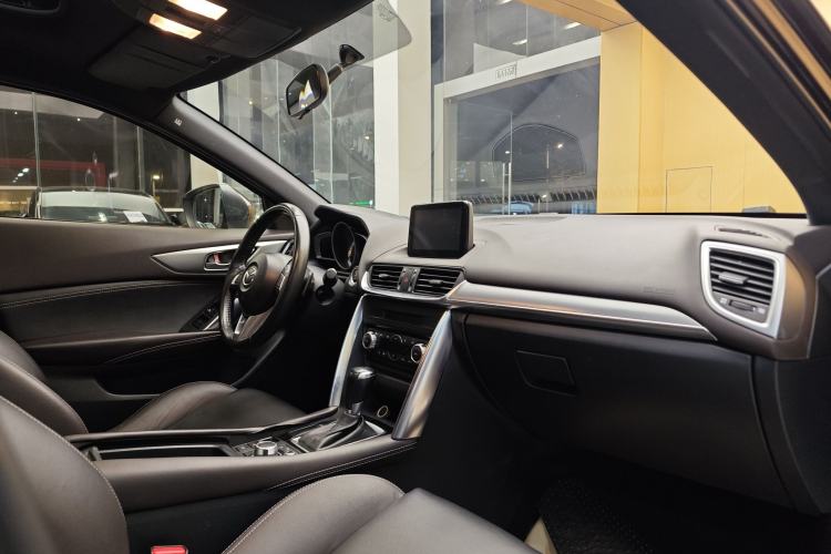 Used Mazda CX-4 2016 2.5L Automatic 4x4 Sky Blue Passion Edition
