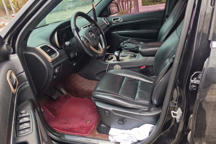 Used Jeep Grand Cherokee 2015 3.0L Comfort Navigation Edition Left Front Seat