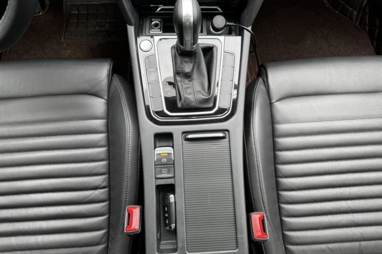 Used Volkswagen Magotan 2018 Facelift 330TSI DSG Luxury Model Gear Lever