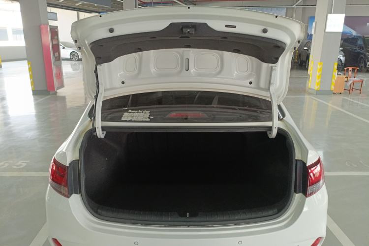 Used Hyundai Celesta 2017 1.6L Automatic Enjoyment Version GLS