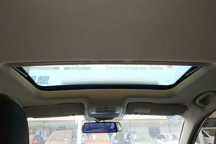 Used Roewe i5 2020 1.5L Automatic 4G Connect Luxury Flagship Edition
