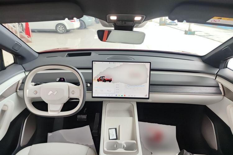 Used ONVO L60 2024 60 kWh Rear-Drive Version Center Console