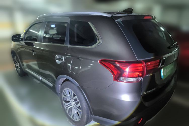 Used Mitsubishi Outlander 2018 2.0L Two-Wheel-Drive Jiale Edition 7-Seater