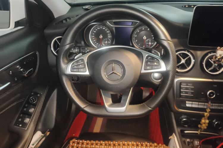 Used Mercedes-Benz GLA 2018 GLA 200 Sport Edition Steering Wheel