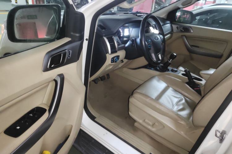 Used Ford Everest 2016 2.2T Diesel Manual 4x4 Luxury Edition
