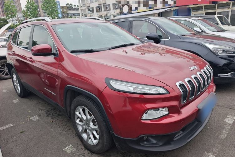 Used Jeep Cherokee 2016 2.4L Leading Smart Version
