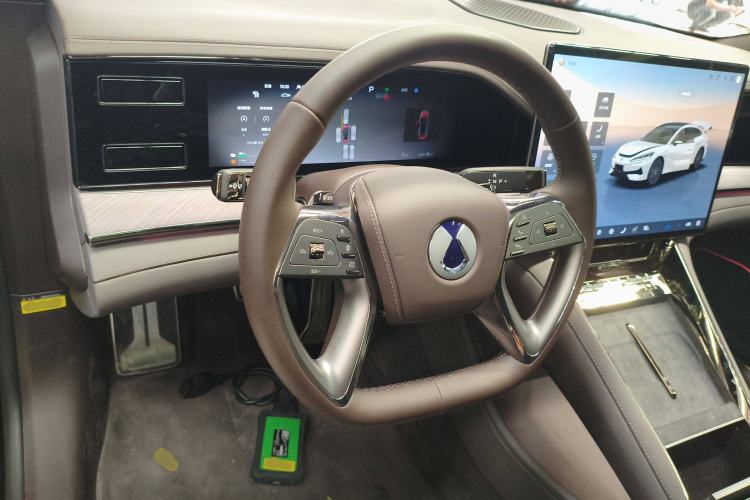 Used Denza Z9 2024 1100 km All-Wheel-Drive Ultra Version