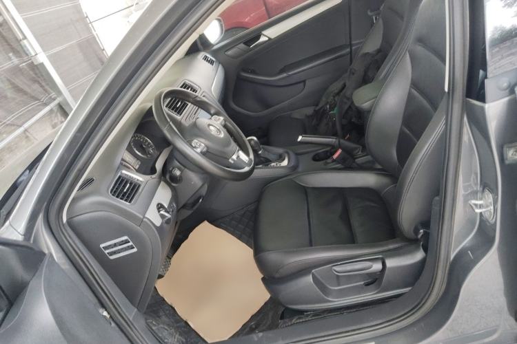 Used Volkswagen Sagitar 2014 1.4TSI Automatic Luxury Model Left Front Seat