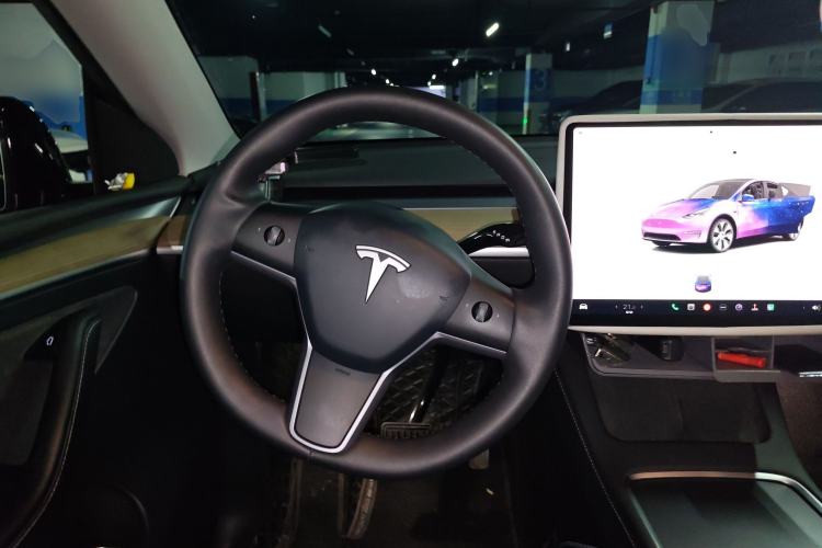 Used Tesla Model Y 2023 Long-Range All-Wheel-Drive Version