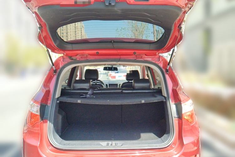 Used CHANGAN CS35 2012 1.6L Automatic Luxury Version China IV Standard Trunk