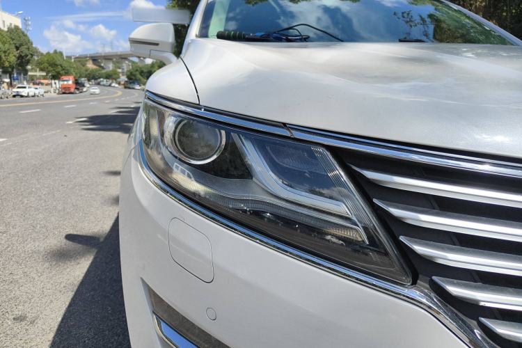 Used Lincoln MKC 2014 2.0T Two-Wheel-Drive Luxury Edition
