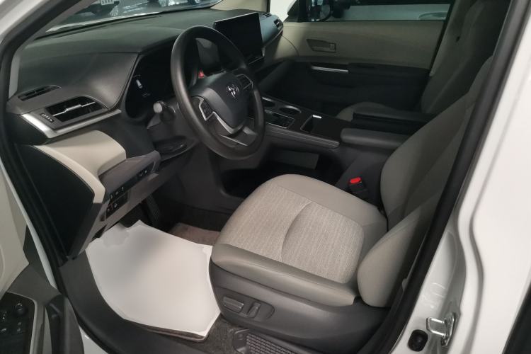 Used Toyota SIENNA 2024 2.5L Hybrid Comfort Edition