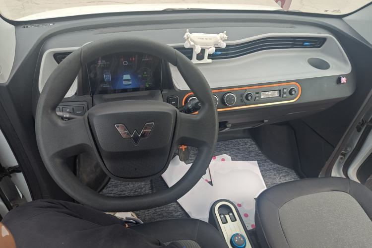 Used Wuling Hongguang MINIEV 2022 Zizai Version Lithium Iron Phosphate Center Console