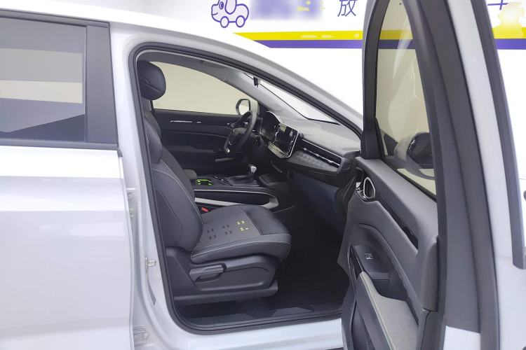Used Baojun RM-5 2019 1.5T CVT Elite Version with 24-Hour Online Service 7 Seats
