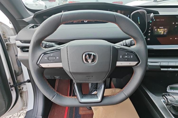 Used CHANGAN UNI-V iDD 2023 ZhiDian iDD 1.5T 113km Smart & Fun Version Steering Wheel