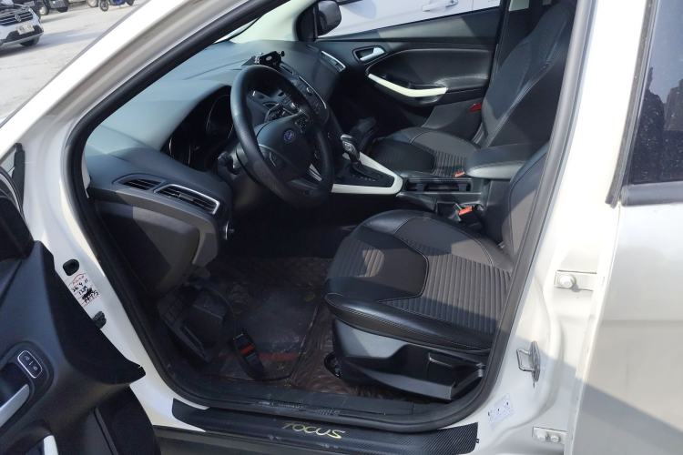 Used Ford Focus 2015 Hatchback 1.6L Automatic Fashion Edition