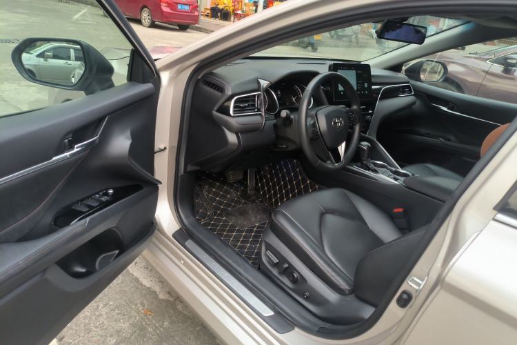 Used Toyota Camry 2023 2.0G Luxury Edition Driver Seat