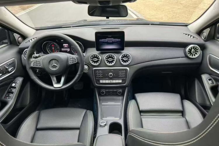 Used Mercedes-Benz GLA 2018 GLA 200 Fashion Model Interior 4
