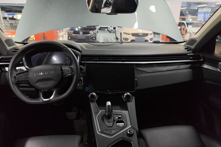 Used Lynk & Co 01 2021 2.0TD Two-Wheel-Drive Pro Trim Center Console