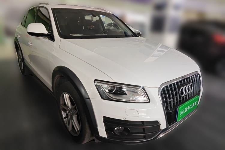 Used Audi Q5 2018 Collector's Edition 40 TFSI Technology Model
