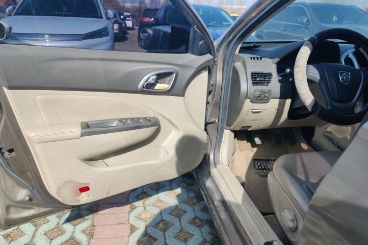 Used Baojun 630 2014 1.5L manual Comfort trim level