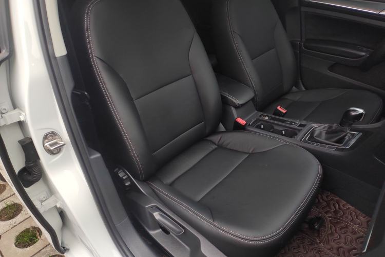 Used Volkswagen Golf 2017 1.6L Automatic Comfort Million-Vehicle Anniversary Edition