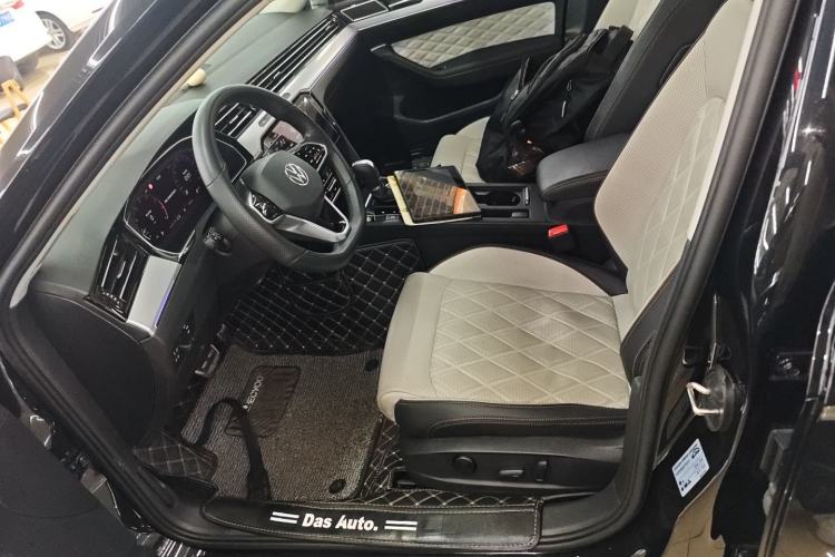 Used Volkswagen Magotan 2023 2 Million Units Commemorative Edition 330TSI DSG Luxury Version Left Front Seat