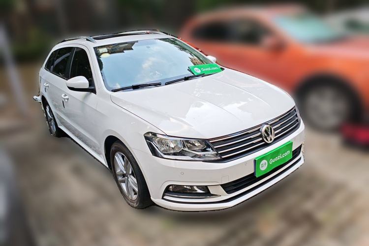 Used Volkswagen Gran Lavida 2017 180TSI DSG Comfort Edition Front Right 45 Deg