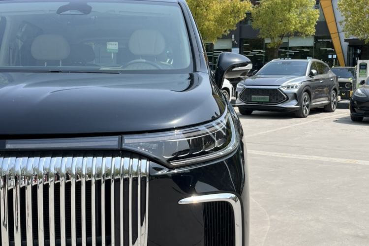 Used VOYAH Dream 2025 PHEV Four-Wheel-Drive Flagship Kunpeng Edition Exterior 8