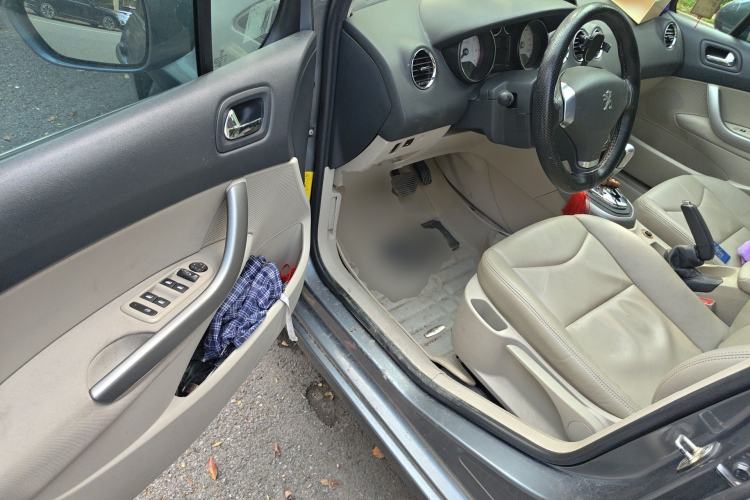 Used Peugeot 408 2013 2.0L Automatic Comfort Edition Driver Seat