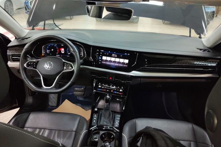 Used Volkswagen Passat 2022 330TSI Luxury Edition Custom Version