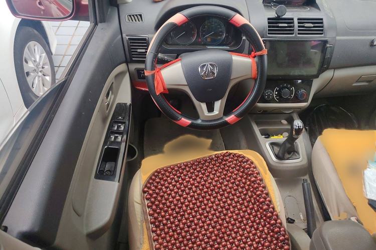 Used BAIC Weiwang M20 2014 1.5L practical type BJ415A Steering Wheel
