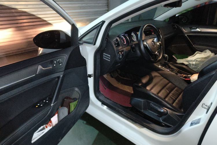 Used Volkswagen Golf 2016 230TSI Automatic Luxury Version
