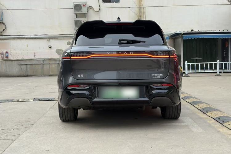 Used VOYAH FREE 2025 318 259 km All-Wheel-Drive Exploration Edition
