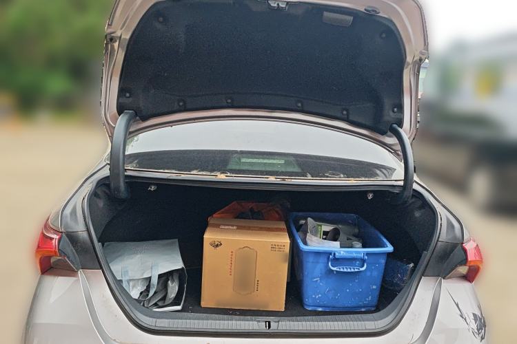 Used Toyota Avalon 2019 Dual-Engine 2.5L Luxury Edition China VI Standard
