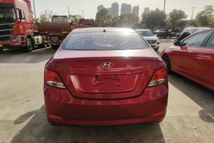 Used Hyundai Verna (older generation) 2014 1.4L Manual Smart GLS Trim